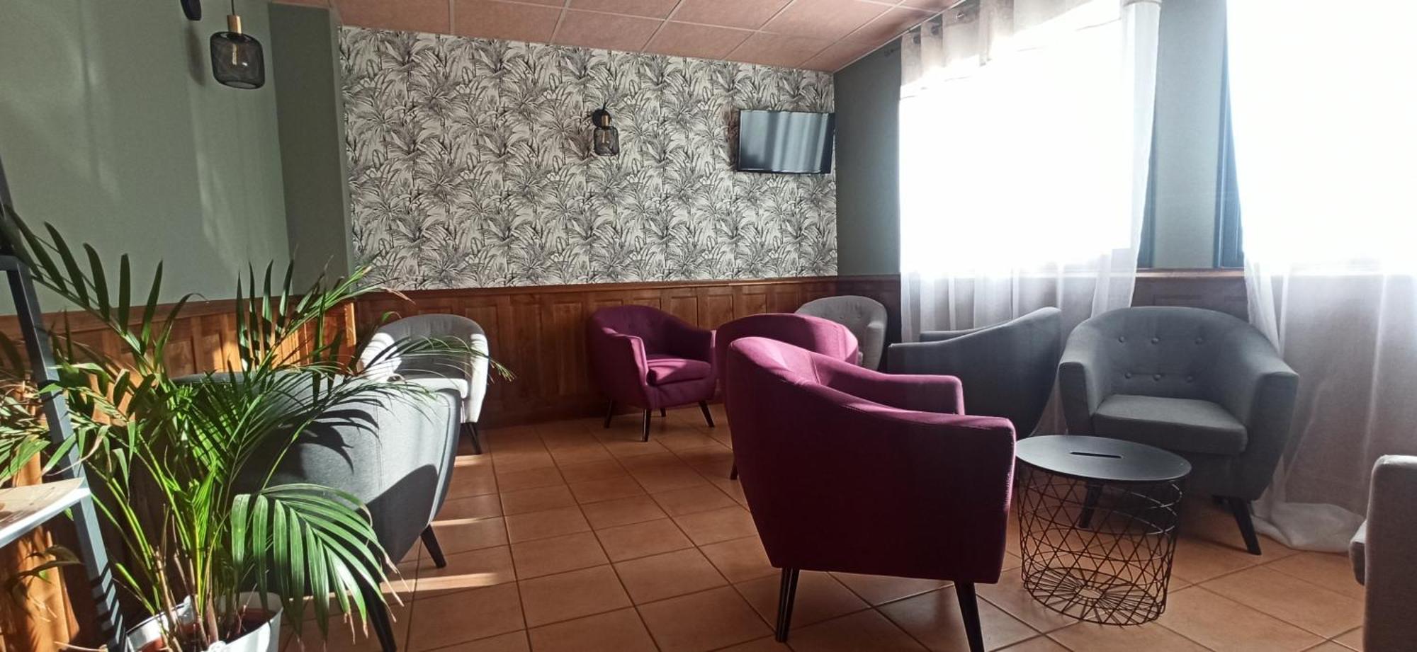 Hôtel Restaurant Logis La Méridienne Anglards de Saint Flour Esterno foto
